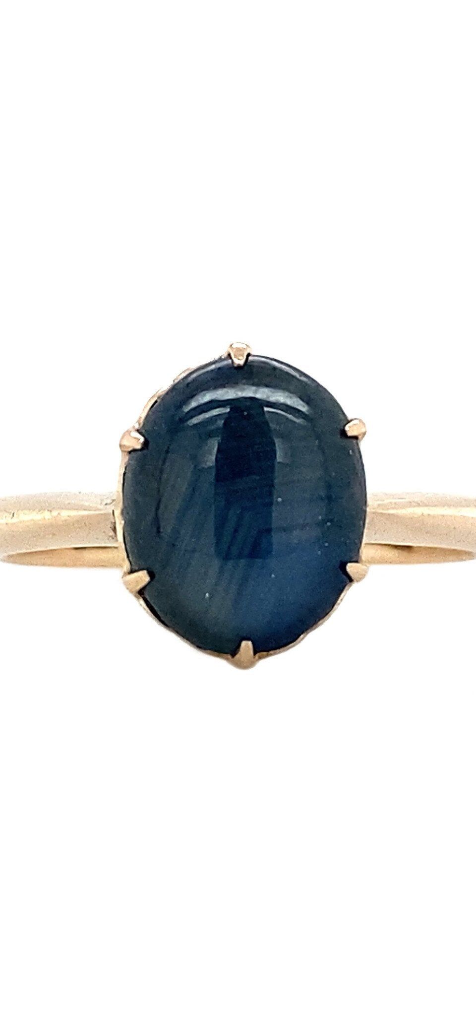 Vintage 14K Gold Ring with Star Sapphire